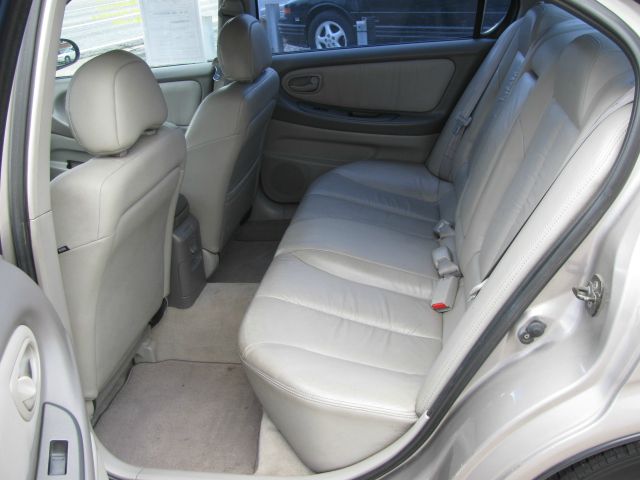 2000 Nissan Maxima SE