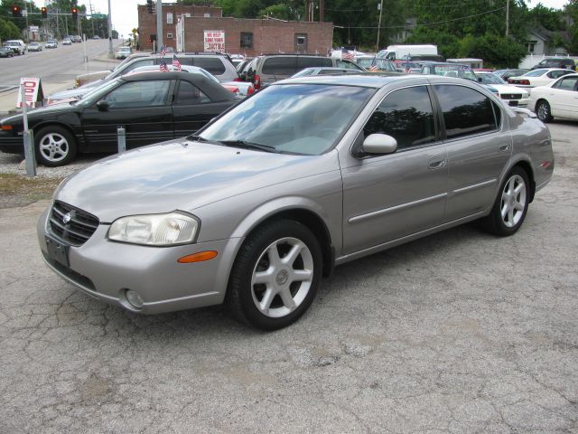 2000 Nissan Maxima SE