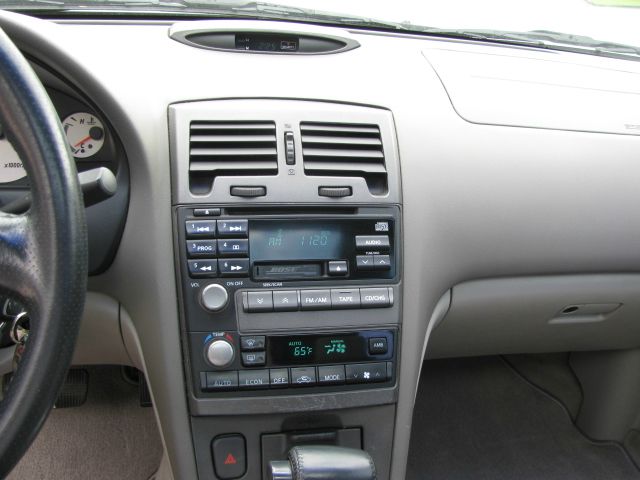 2000 Nissan Maxima SE