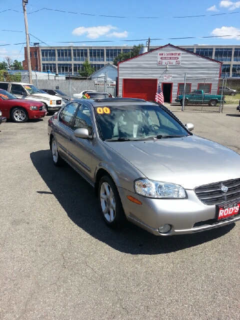 2000 Nissan Maxima SE