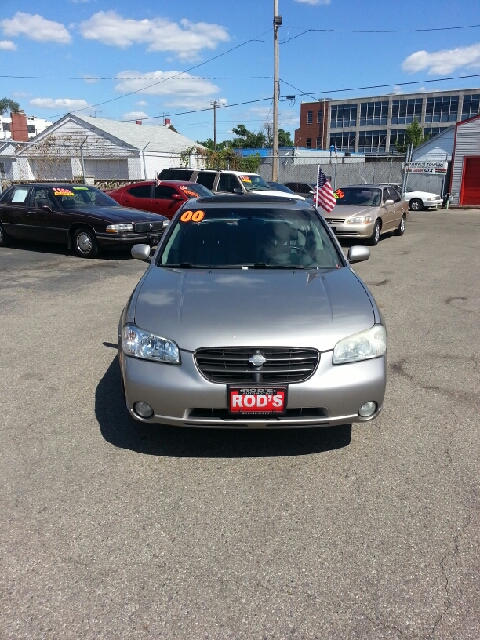 2000 Nissan Maxima SE