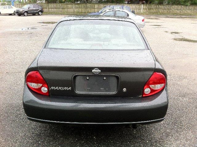 2001 Nissan Maxima SES Standard FF