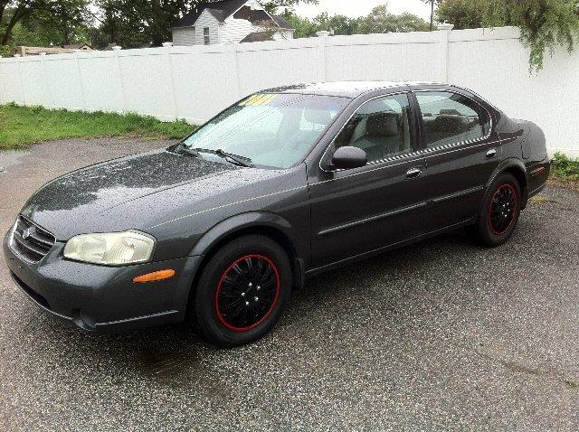 2001 Nissan Maxima SES Standard FF