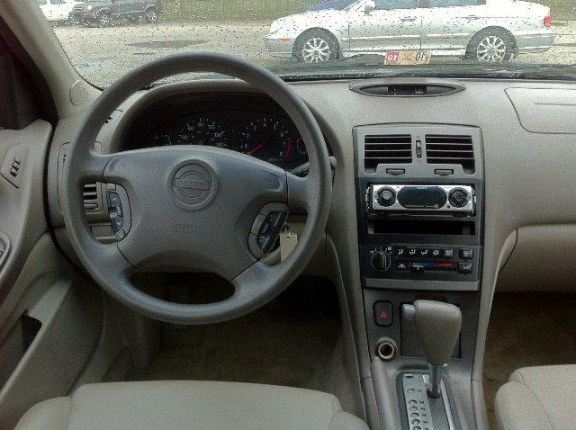 2001 Nissan Maxima SES Standard FF