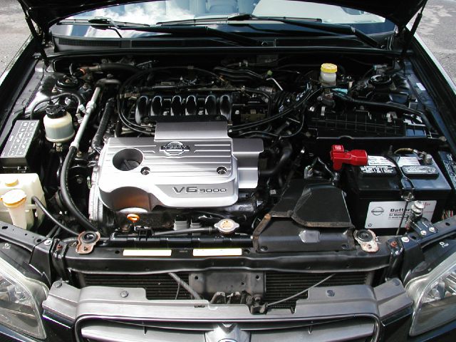 2001 Nissan Maxima SES Standard FF