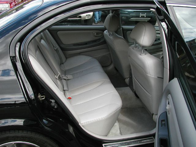 2001 Nissan Maxima SES Standard FF