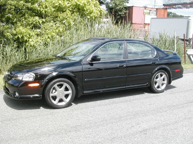 2001 Nissan Maxima SES Standard FF