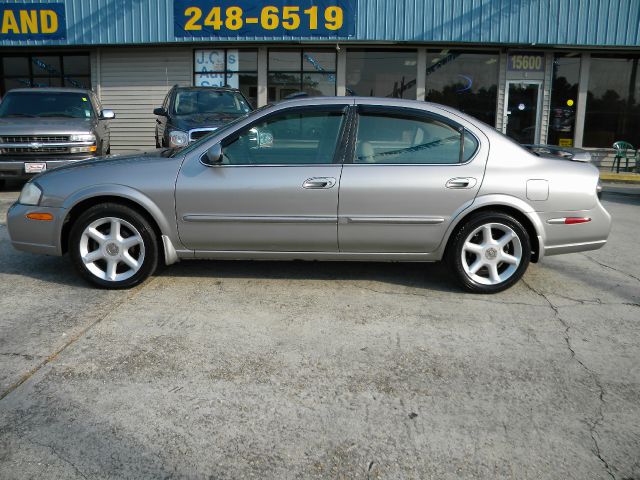 2001 Nissan Maxima SES Standard FF