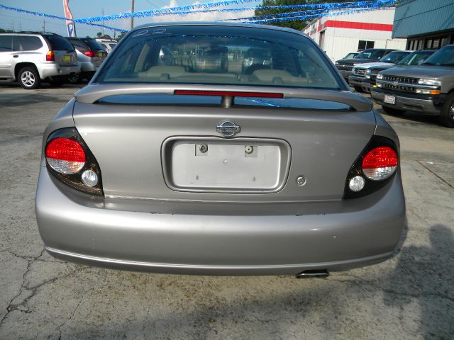 2001 Nissan Maxima SES Standard FF