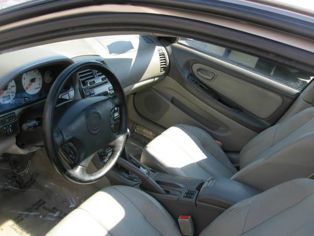 2001 Nissan Maxima SES Standard FF