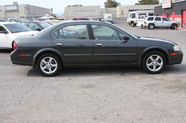 2001 Nissan Maxima SES Standard FF