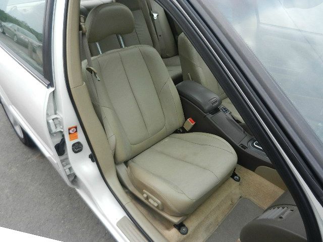 2001 Nissan Maxima SE