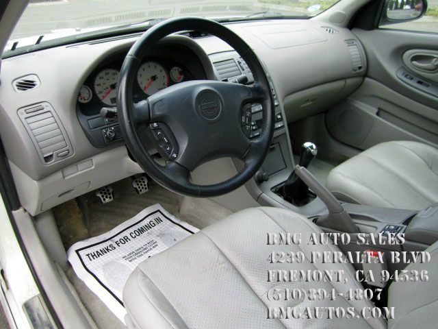 2001 Nissan Maxima SES Standard FF