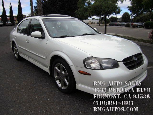 2001 Nissan Maxima SES Standard FF