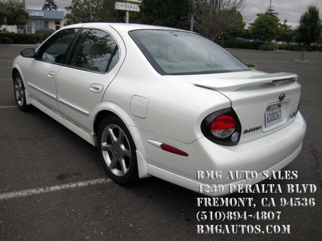 2001 Nissan Maxima SES Standard FF