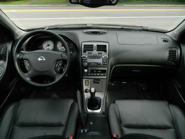 2002 Nissan Maxima Sport XLS 4x4