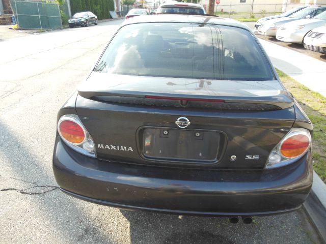 2002 Nissan Maxima SE