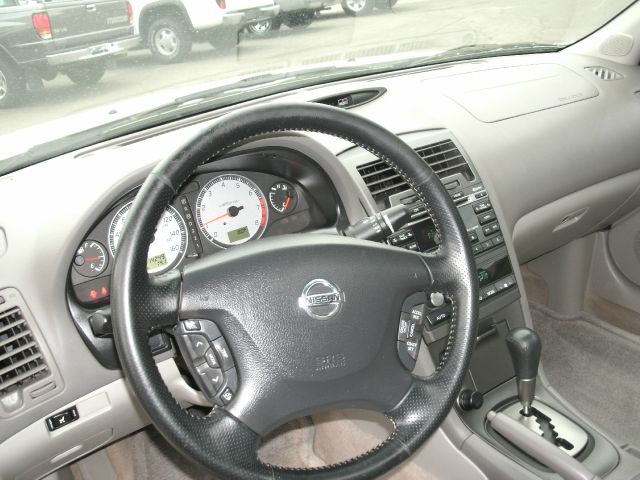 2002 Nissan Maxima SE