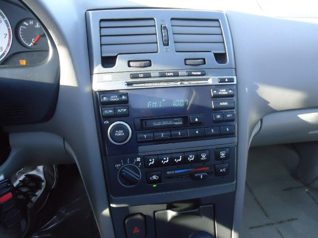 2003 Nissan Maxima SE