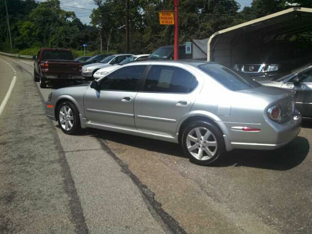 2003 Nissan Maxima SLE Ext. Cab Short Bed 4WD