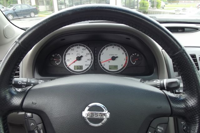 2003 Nissan Maxima SE