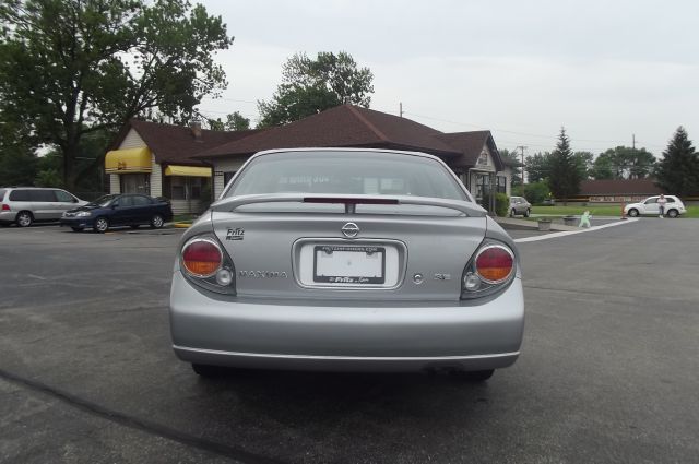 2003 Nissan Maxima SE