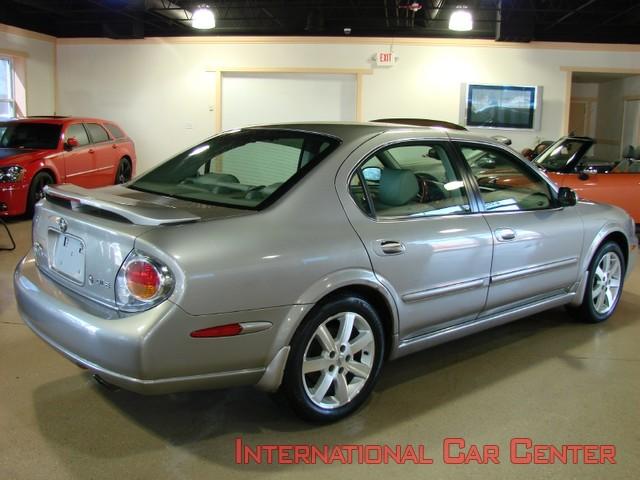 2003 Nissan Maxima SE