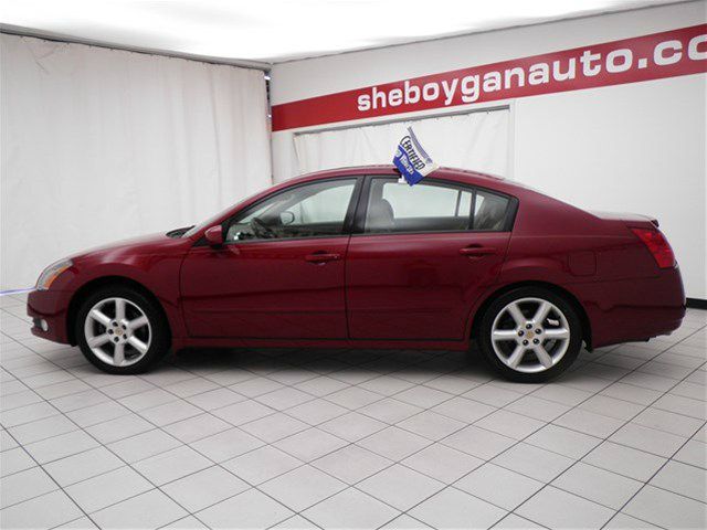 2004 Nissan Maxima SE