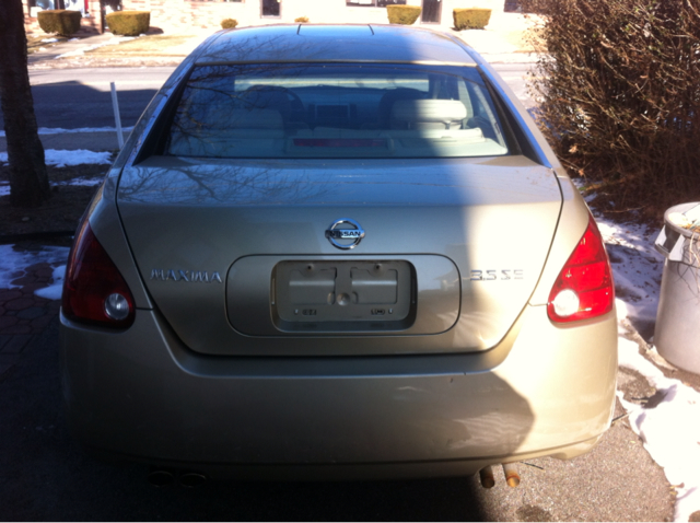 2004 Nissan Maxima SE