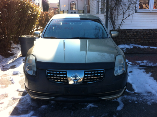 2004 Nissan Maxima SE