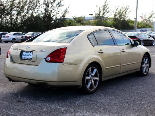 2004 Nissan Maxima SE