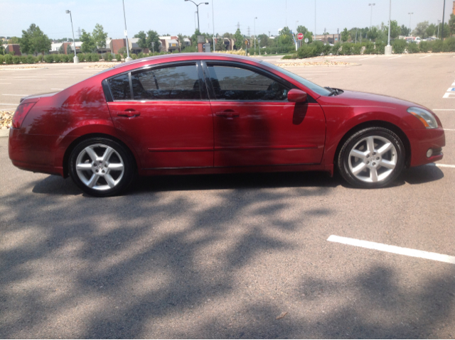 2004 Nissan Maxima SE