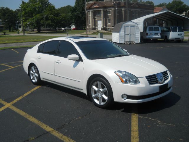 2004 Nissan Maxima SE