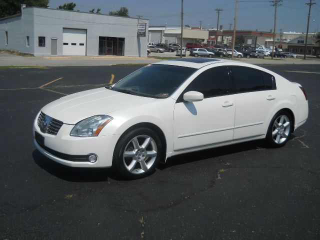 2004 Nissan Maxima SE