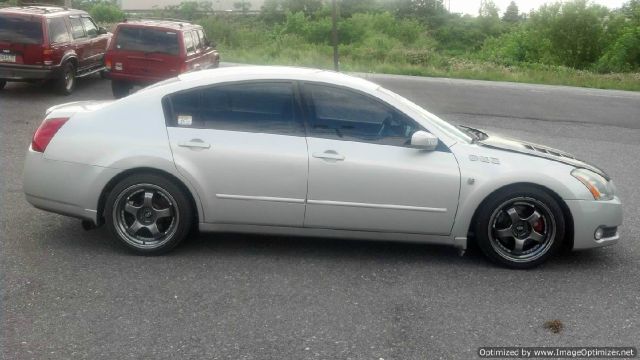 2004 Nissan Maxima SE