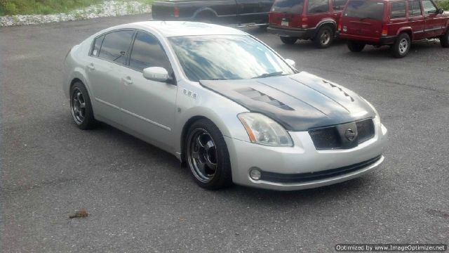 2004 Nissan Maxima SE