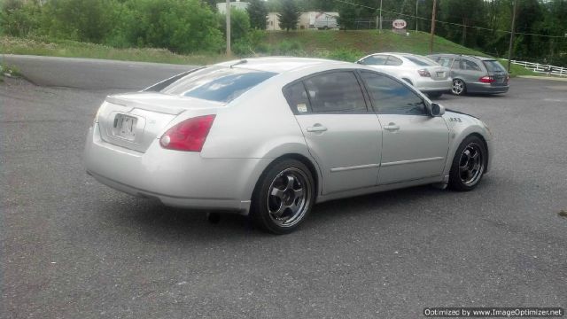 2004 Nissan Maxima SE