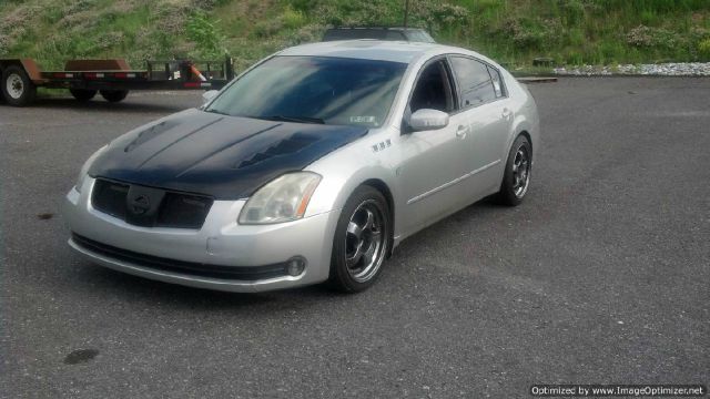 2004 Nissan Maxima SE