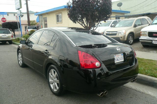 2004 Nissan Maxima SE