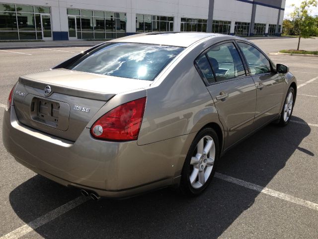 2004 Nissan Maxima SE