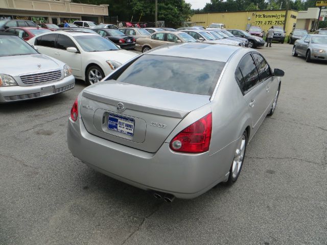 2004 Nissan Maxima SE