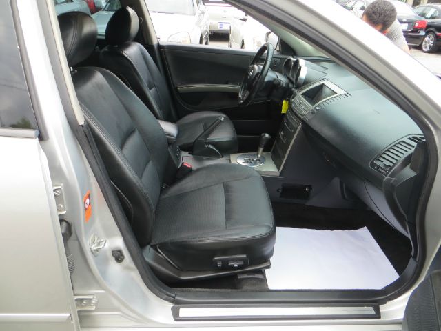 2004 Nissan Maxima SE