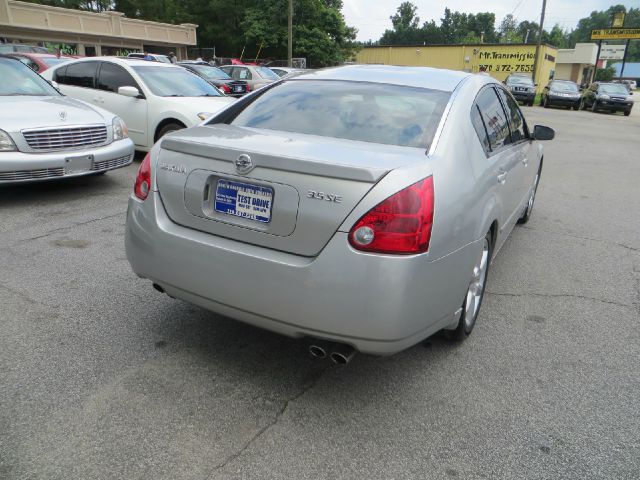 2004 Nissan Maxima SE