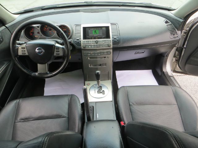 2004 Nissan Maxima SE