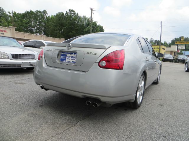 2004 Nissan Maxima SE