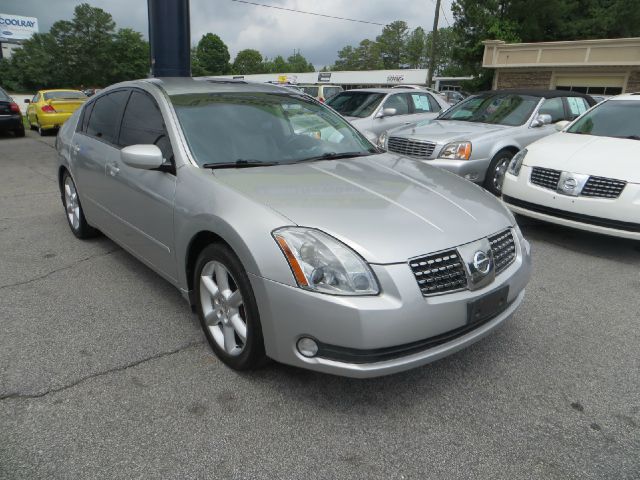 2004 Nissan Maxima SE