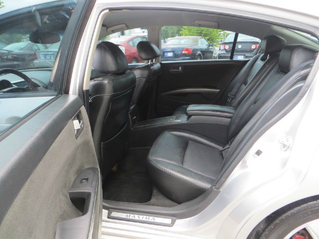 2004 Nissan Maxima SE