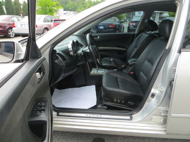 2004 Nissan Maxima SE