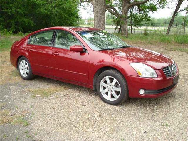 2004 Nissan Maxima ST Pickup 4D 5 1/2 Ft