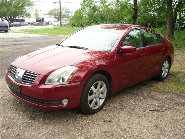 2004 Nissan Maxima ST Pickup 4D 5 1/2 Ft